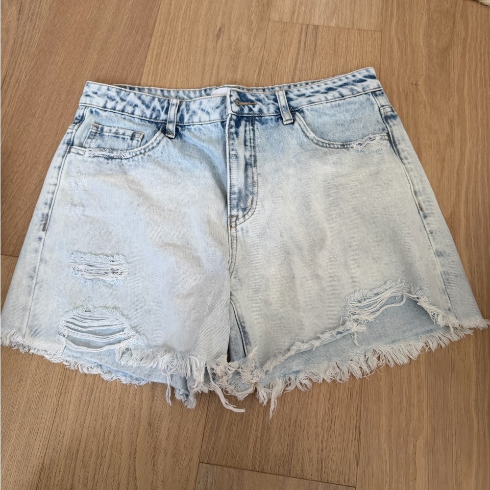 Vici Light Wash Distressed Jean Shorts